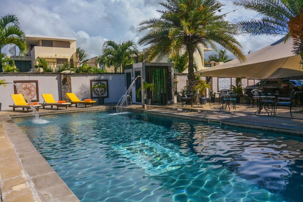 Bur Nas Beach Luxury Suite Pereybere Beach Exterior photo